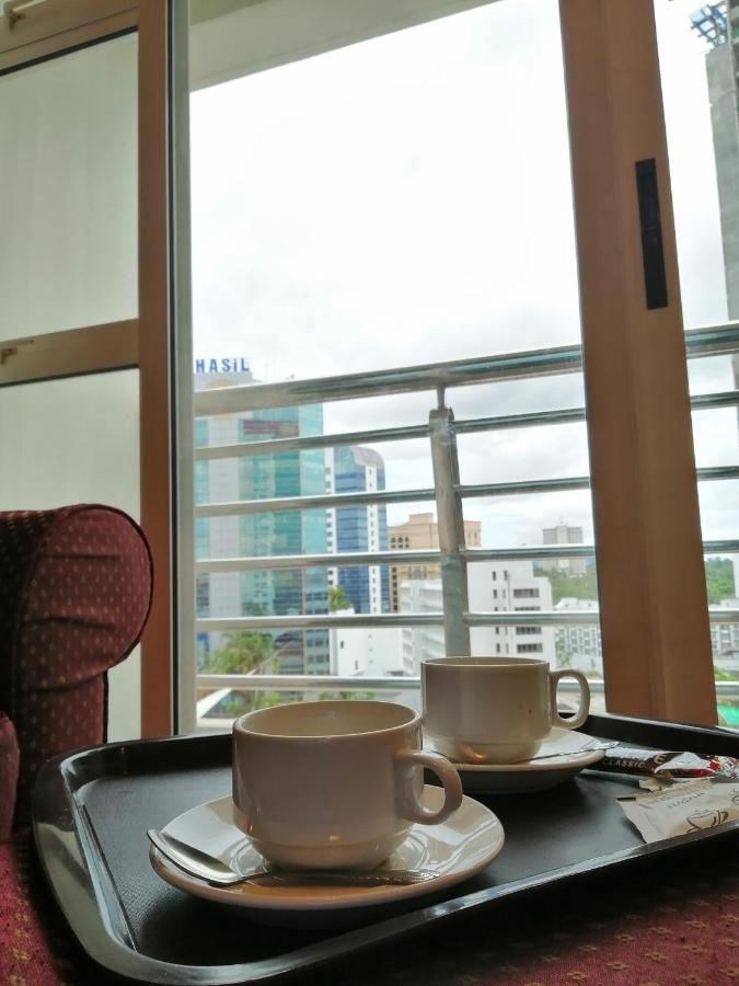 Stayinn Gateway Hotel Apartment Kuching Bagian luar foto