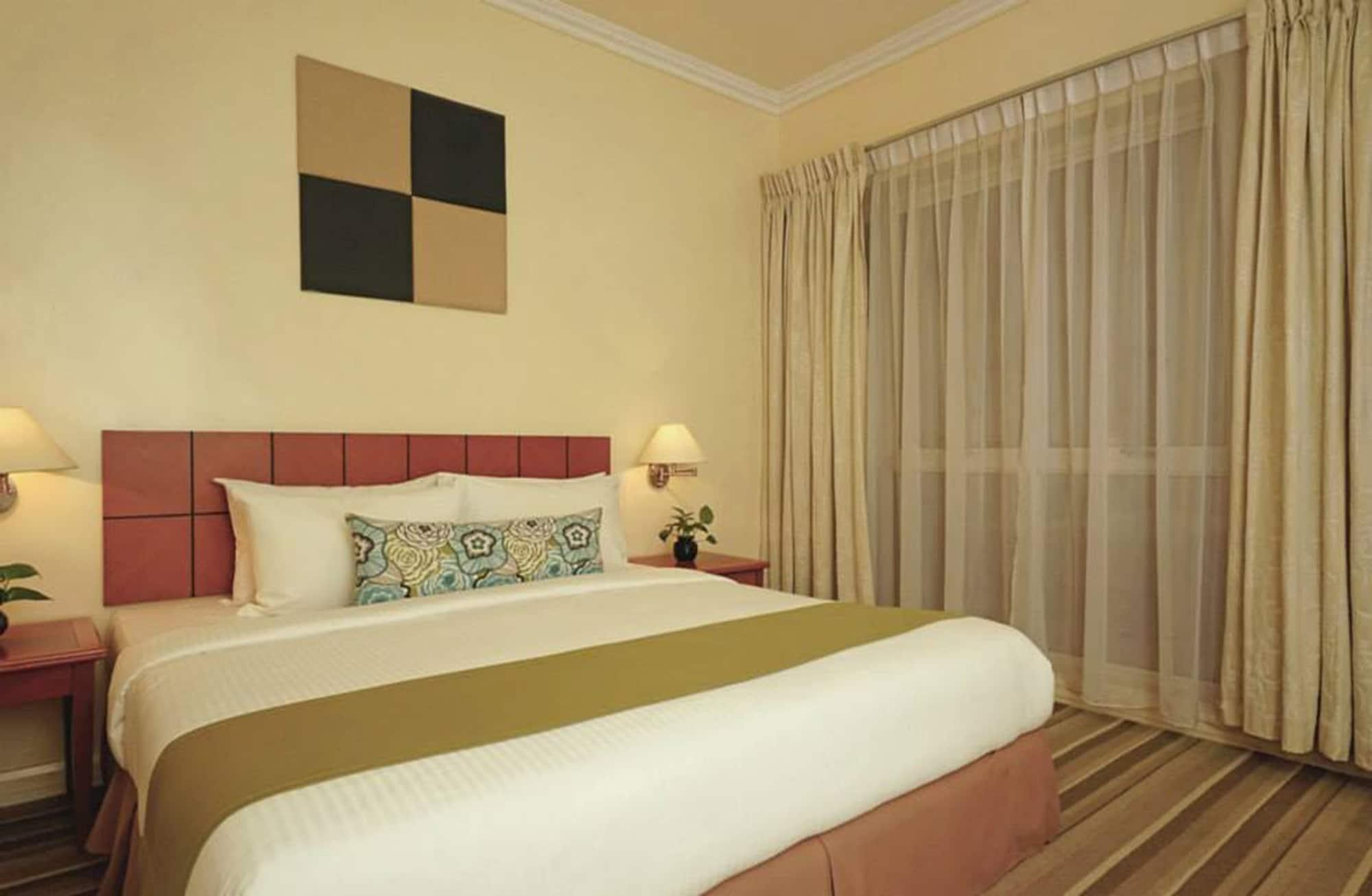 Stayinn Gateway Hotel Apartment Kuching Bagian luar foto