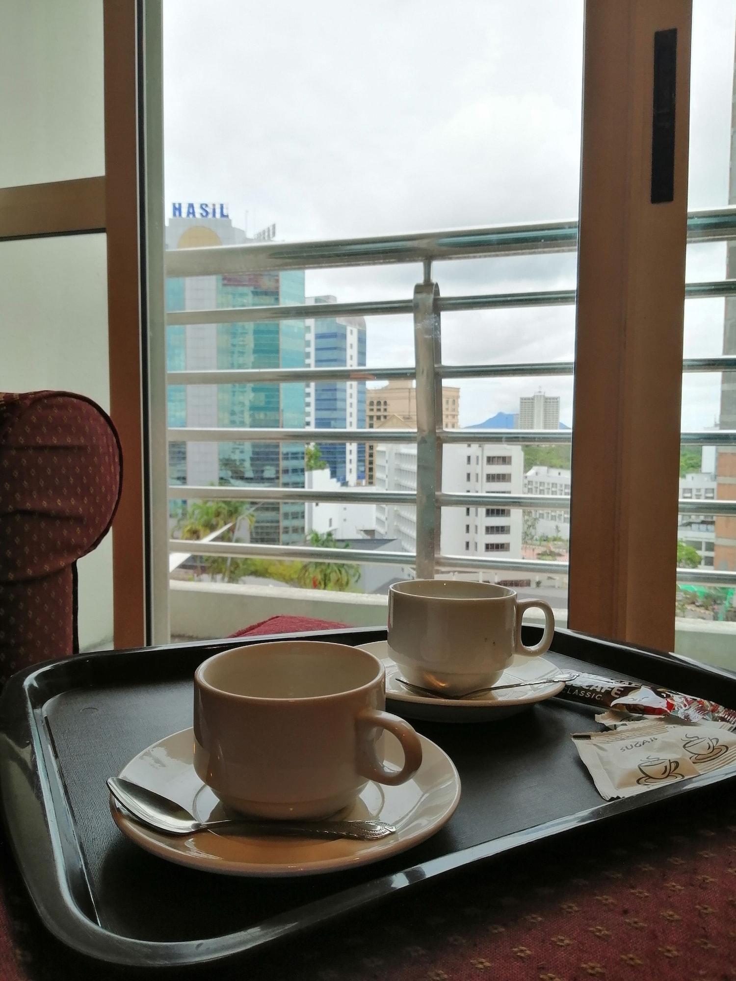 Stayinn Gateway Hotel Apartment Kuching Bagian luar foto